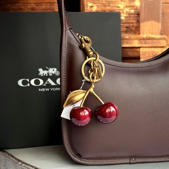 🚫SOLD🚫 Coach Curve Zip Limited Ed Shoulder Bag Maple/Brass & Cherry Charm - Picture 9 of 17
